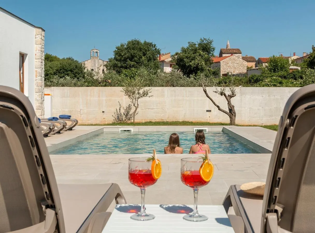 Villa San Zusto, 1600 M2 Plot Area, Heated Pool With Hydromassage Zone Galizana