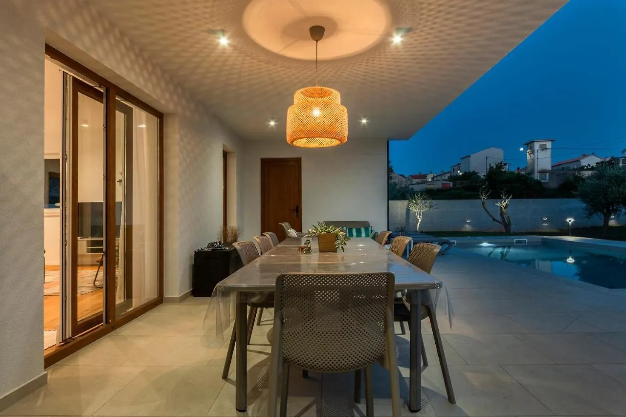 Villa San Zusto, 1600 M2 Plot Area, Heated Pool With Hydromassage Zone Galizana 0*,